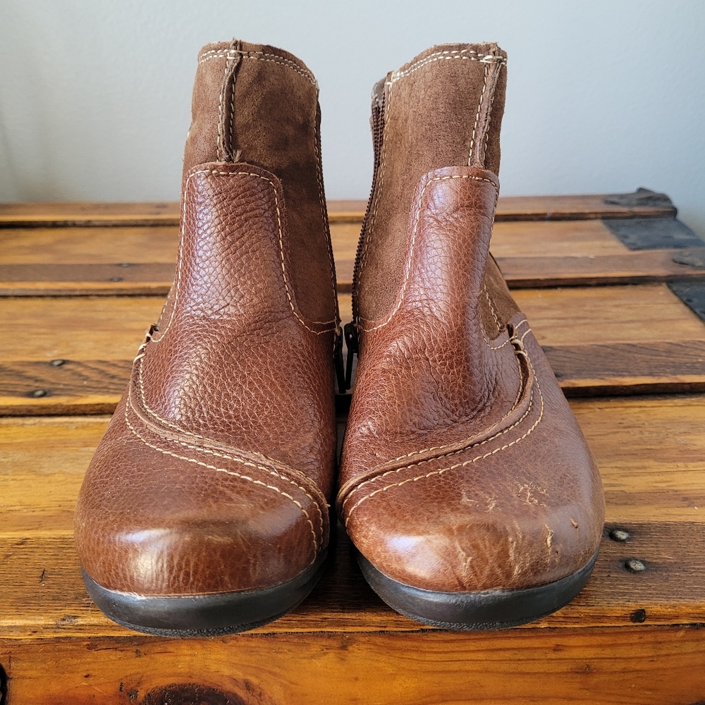 Earth Origins Leather And Suede Ankle Boots W/ Buckle - Picture 2 of 12